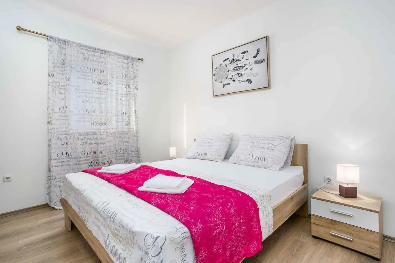 Apartments In Cizici/Insel Krk 31083 Cizici