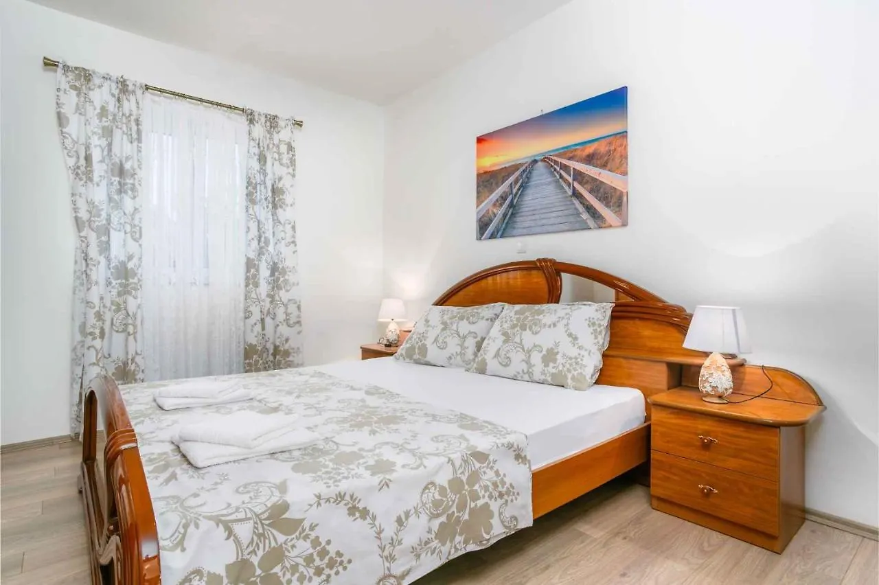 Apartments In Cizici/Insel Krk 31083 Cizici
